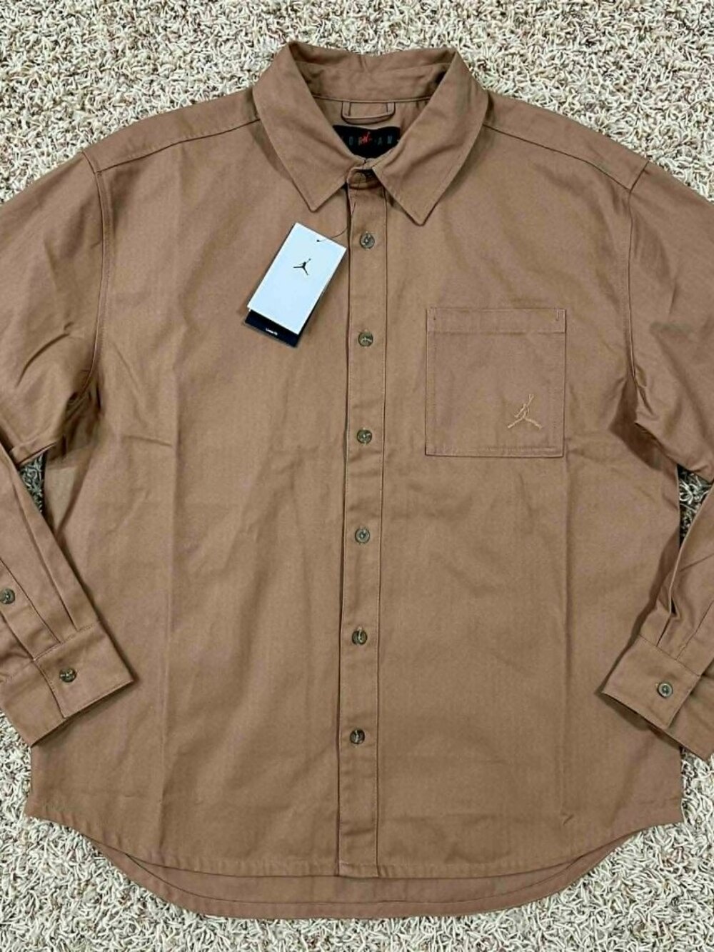 Jordan Essentials Men’s Button-Down Shirt Jacket Brown FV7446-223, Size M (New)